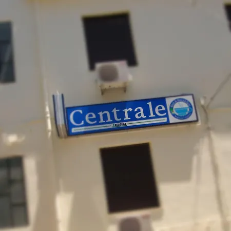 B&B Centrale Affittacamere Bed & Breakfast