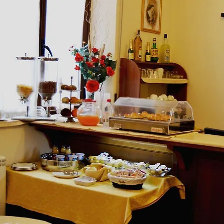 B&B Centrale Affittacamere Bed & Breakfast 3*