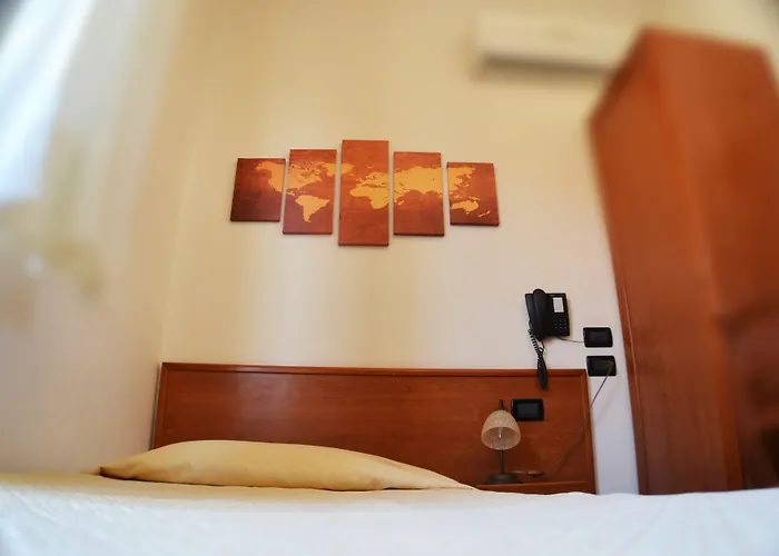 Bed & Breakfast B&B Centrale Affittacamere 4*