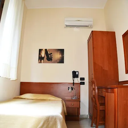 B&B Centrale Affittacamere Bed & Breakfast 4*