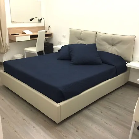 Bed & Breakfast B&B Centrale Affittacamere 4*