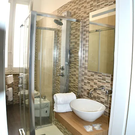Bed & Breakfast B&B Centrale Affittacamere 4*