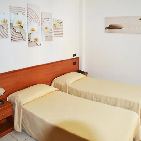 Bed & Breakfast B&B Centrale Affittacamere 4*